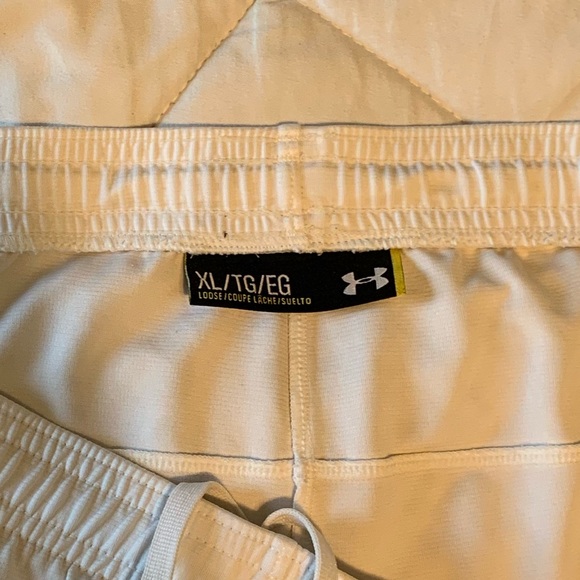 Under Armour white XL athletic shorts - Picture 2 of 3